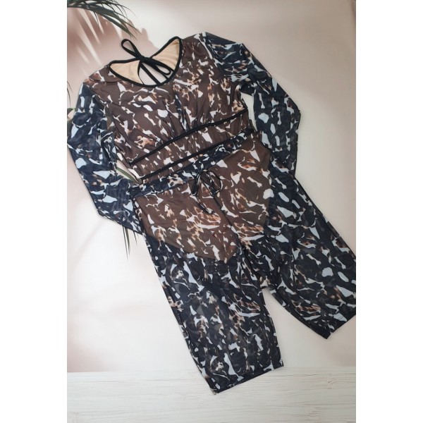 Набір - суцільний купальник + шорти з SPF-35 захистом, 52-60 розм. Набір - суцільний купальник + шорти з SPF-35 захистом, 52-60 розм.