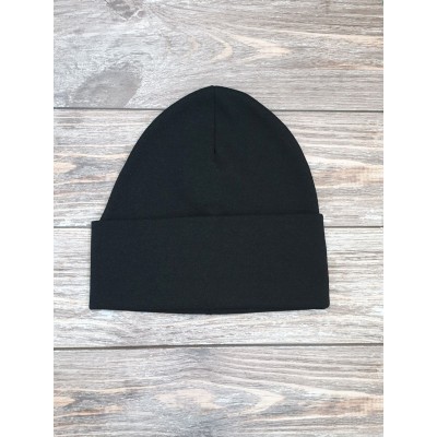 Трикотажна шапка з відворотом - чорна