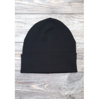 Трикотажна шапка з відворотом в рубчик - чорна